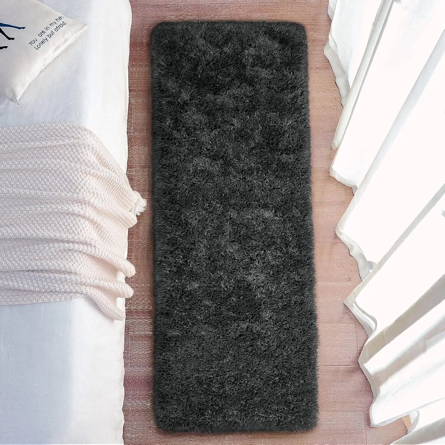 VIKAMA Shaggy Runner Rug Soft Polyester for Bedroom